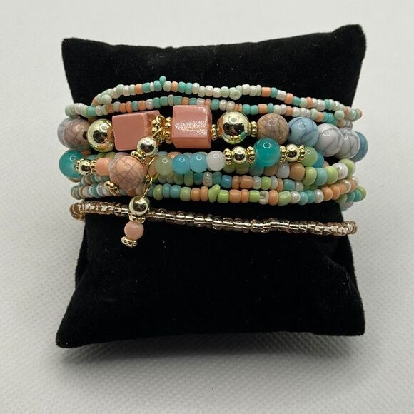 Brand New!! Beaded bracelet with beaded charms bundle - Picture 1 of 4